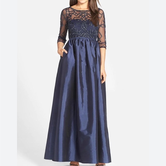 Adrianna Papell Dresses & Skirts - ADRIANNA PAPELL Beaded Mesh Illusion Taffeta Maxi Gown US 6 Petite Navy Blue